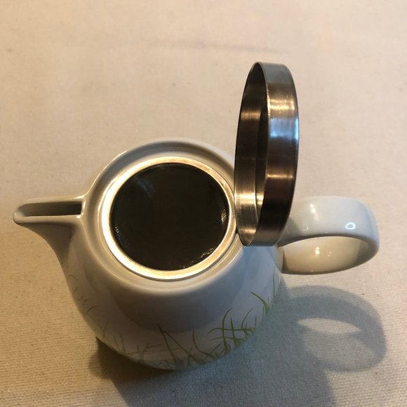Ceramic Tea Pot with Tea Infuser - Picture 3 of 8